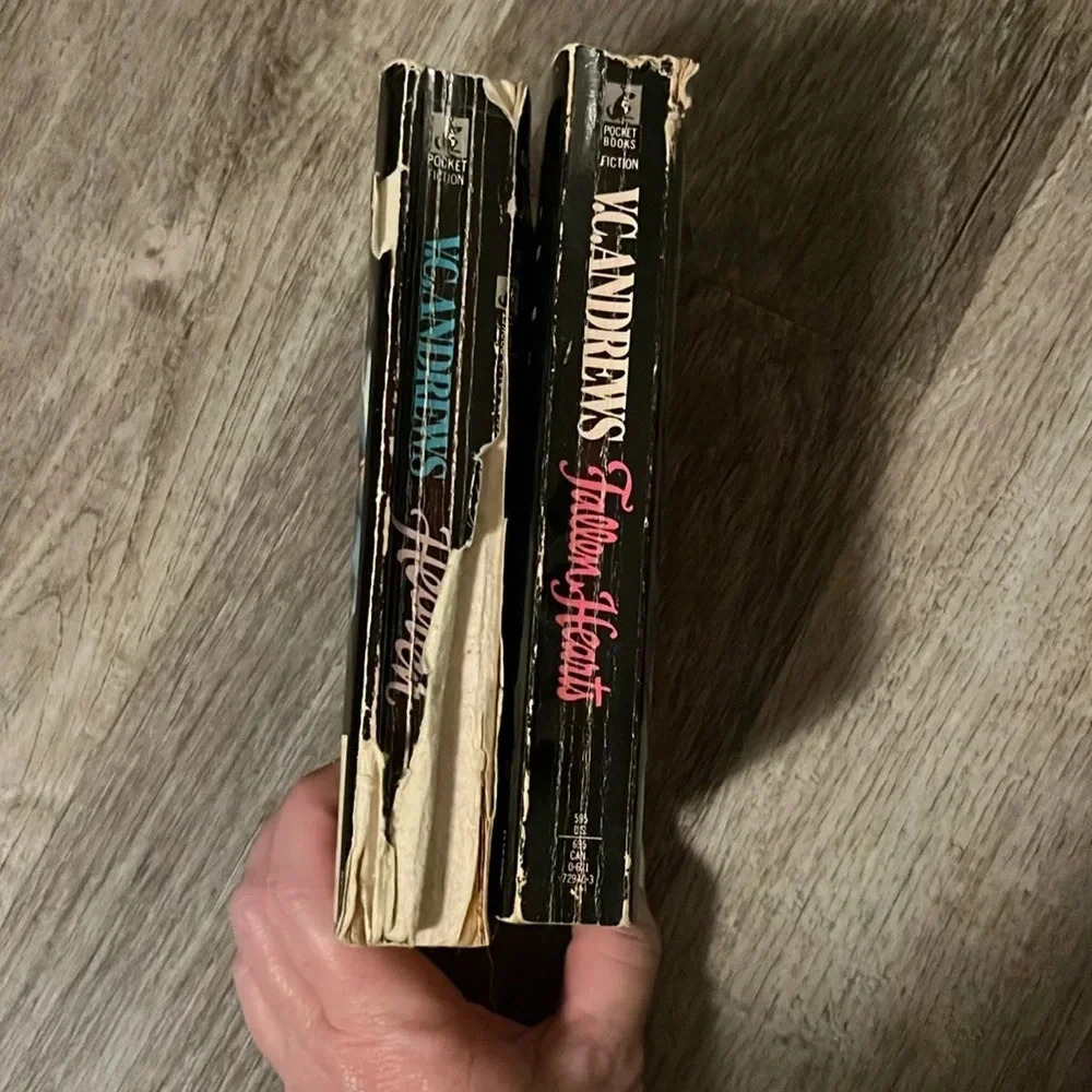 VC Andrews Casteel Series - lot of two books. - Picture 5 of 7